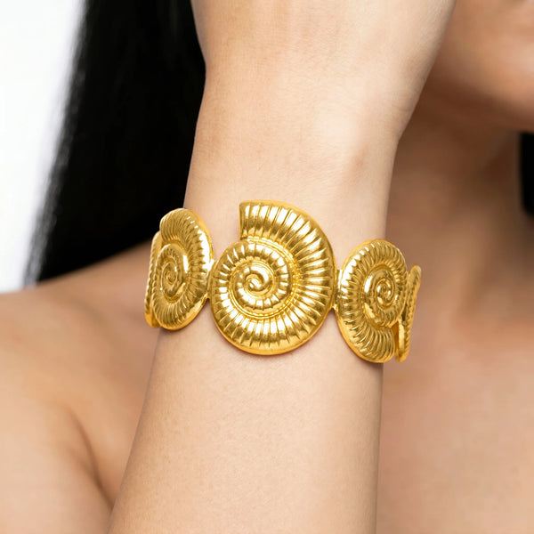 PAJURI Bracelet Anti-Tarnish Spiral Shell Ocean-Inspired Cuff (Adjustable Size)