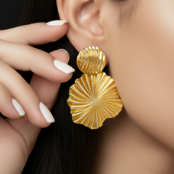 PAJURI Earrings Anti-Tarnish Conch Shell Dangles with Round Tops
